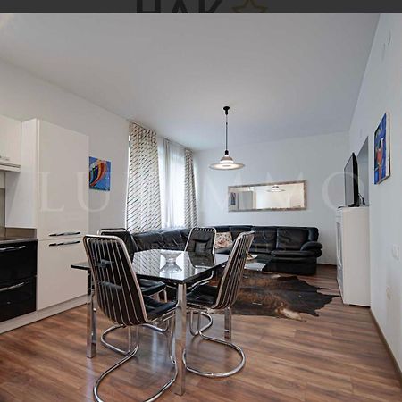 A Lovely 2 Bedroom Apartment In The Heart Of Sofia Esterno foto
