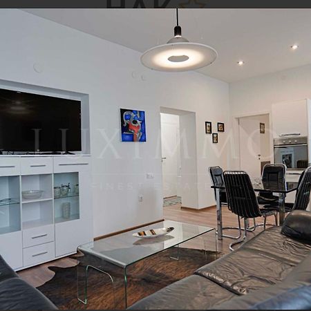 A Lovely 2 Bedroom Apartment In The Heart Of Sofia Esterno foto