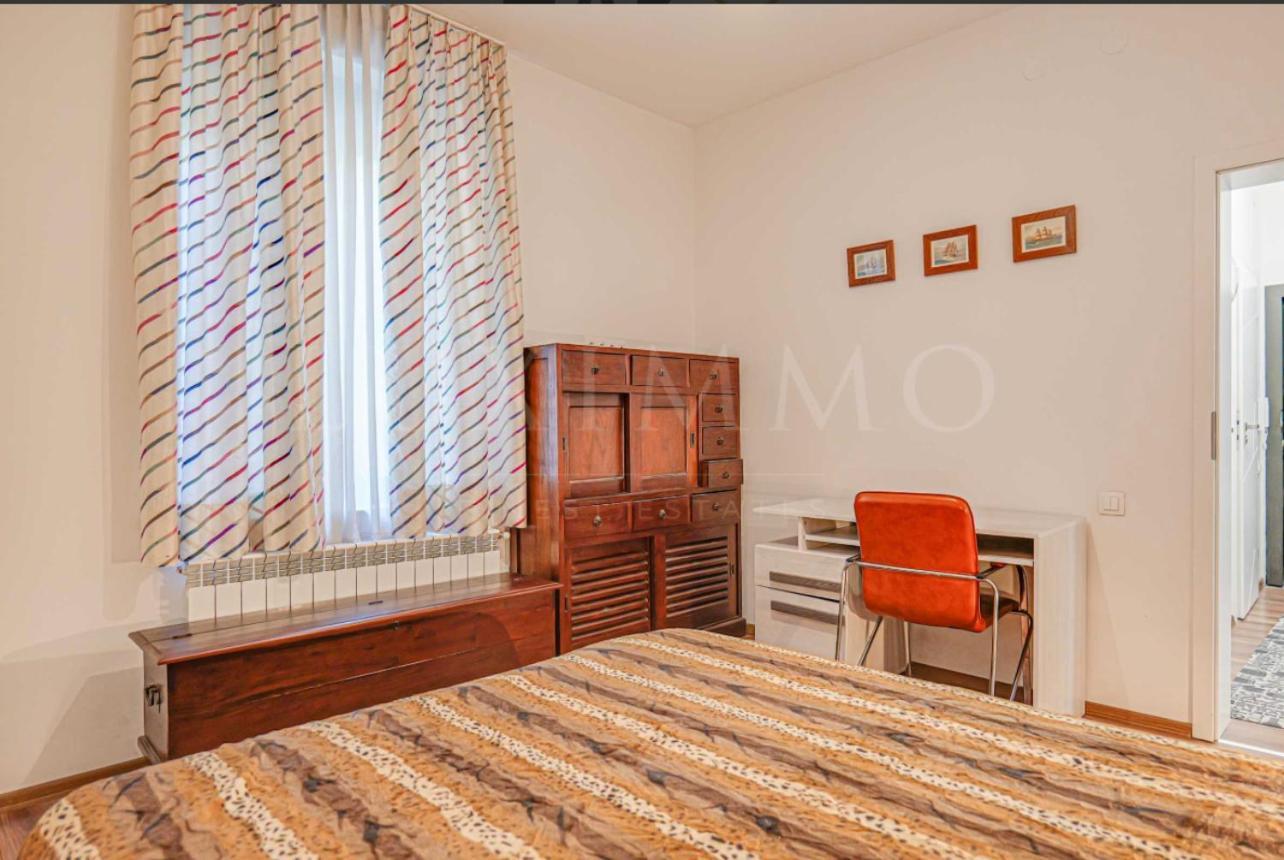 A Lovely 2 Bedroom Apartment In The Heart Of Sofia Esterno foto